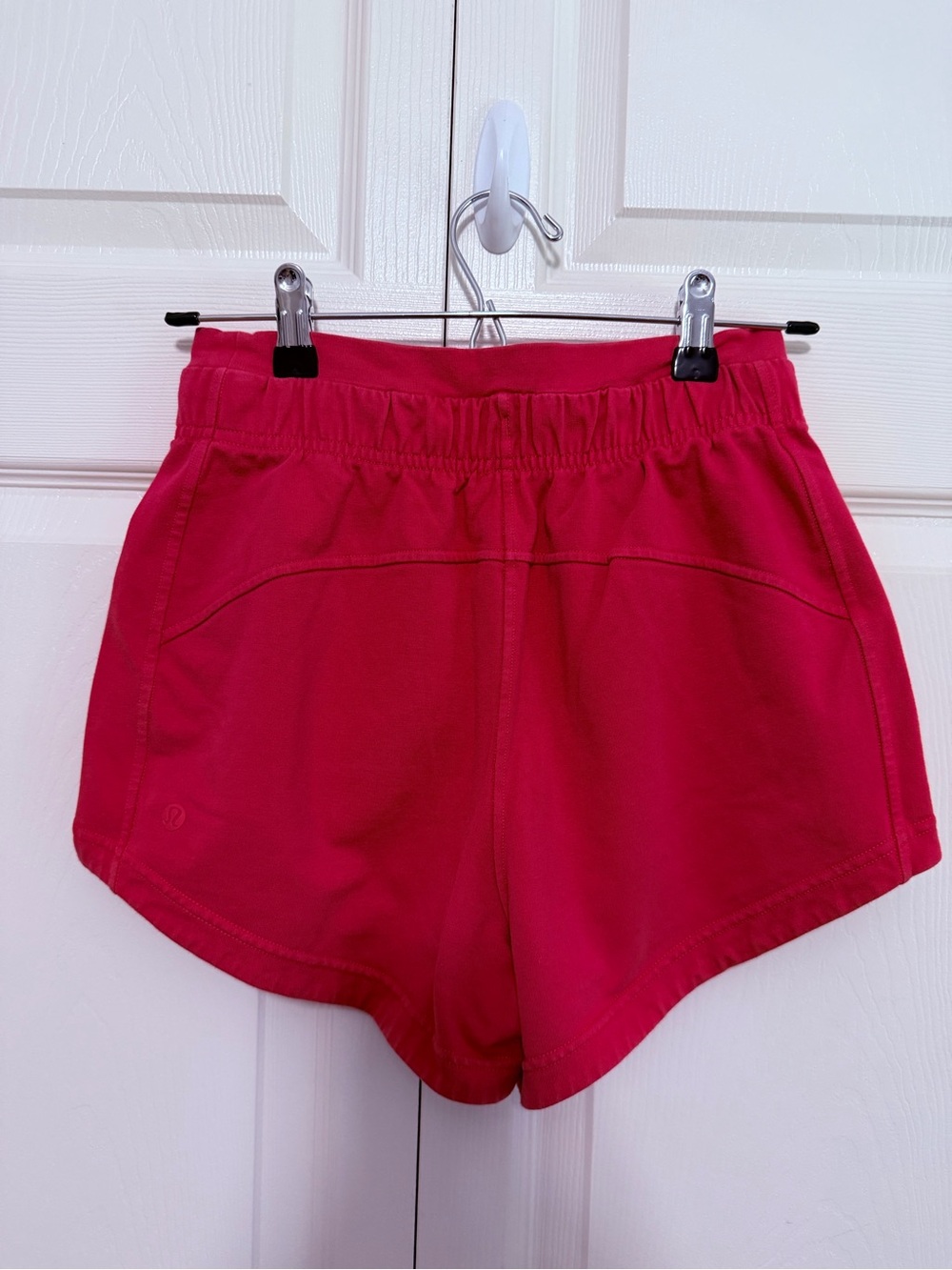 Lululemon Inner Glow High-Rise Shorts 3" Inseam in Cherry‎ Mist Size 4 VGUC - Picture 2 of 5